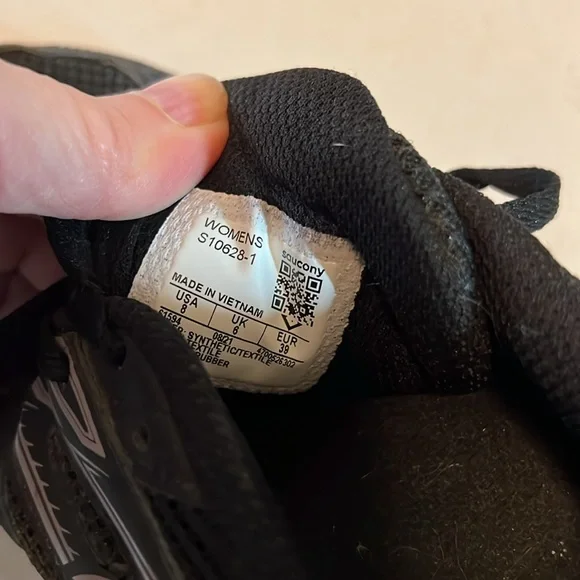 Saucony Running Shoes - Picture 5 of 6